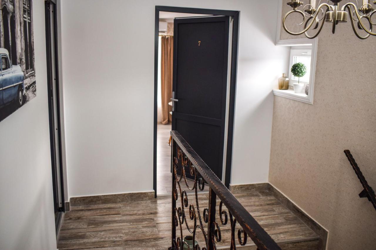 B House Rooms 이아시 외부 사진